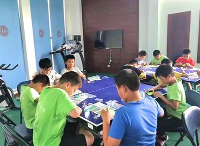 甬江街道2019年工會(huì)愛(ài)心托管班暨“小候鳥(niǎo)”夏令營(yíng)圓滿閉營(yíng)，藝術(shù)之光照亮成長(zhǎng)之路